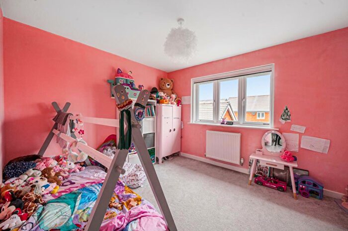 4 Bedroom Detached House For Sale In Stoches Close, Stoke Mandeville, HP22