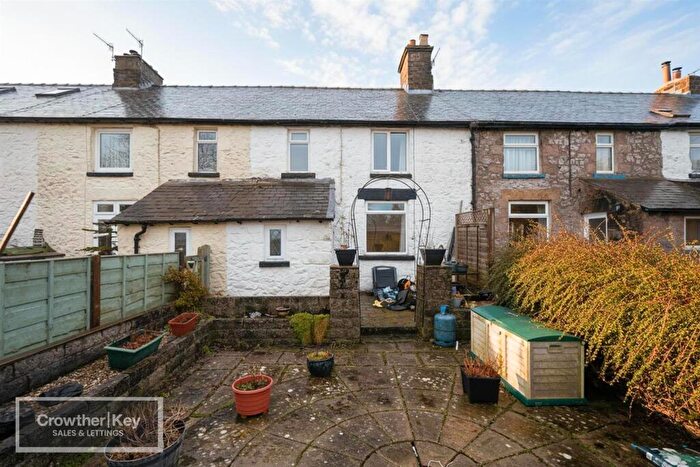 3 Bedroom Terraced House For Sale In Rock Bank, Buxton, SK17