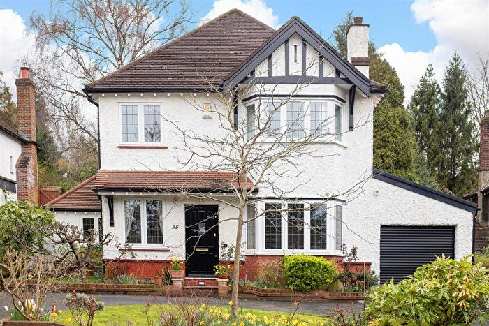 4 Bedroom Detached House For Sale In Grovelands Road, Purley, CR8
