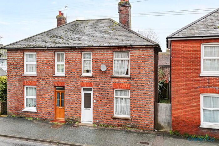 3 Bedroom Semi-Detached House For Sale In London Road, Hailsham, BN27