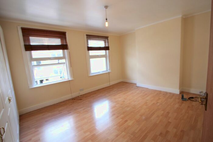 4 Bedroom Flat To Rent In Latimer Road, Wimbledon, SW19
