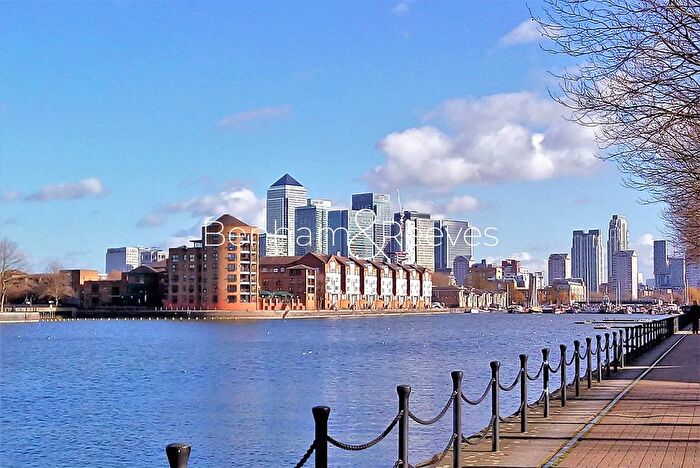 3 Bedroom Flat To Rent In Ashton Reach, Surrey Quays, SE16