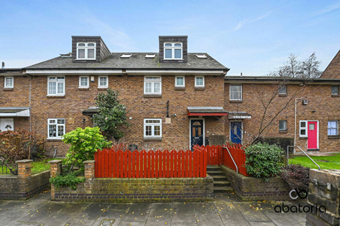 3 Bedroom Terraced House For Sale In Rum Close, Wapping, E1W