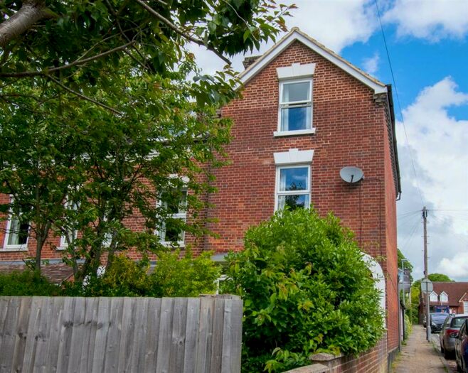 4 Bedroom Town House To Rent In Wyndham Terrace, Salisbury, SP1