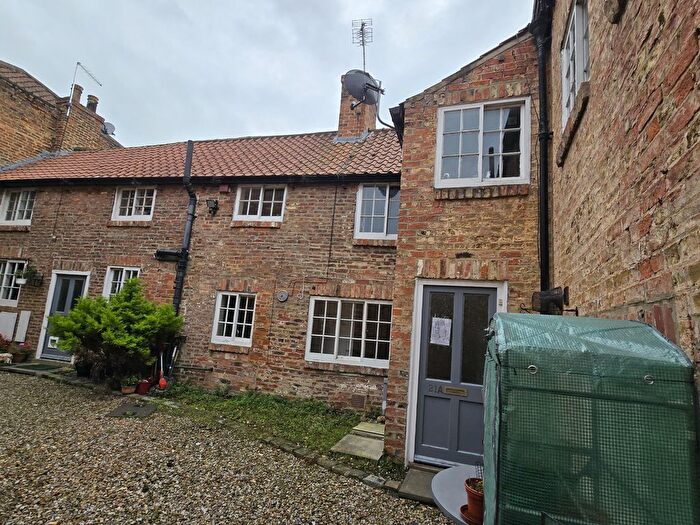 2 Bedroom Property For Sale In A High Skellgate, Ripon, North Yorkshire, HG4