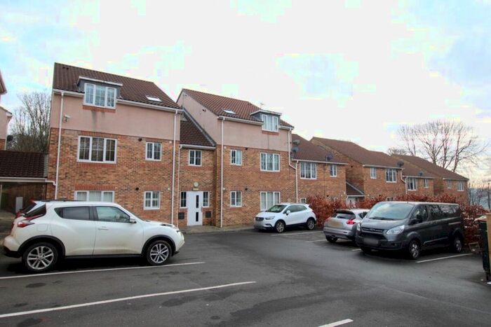 2 Bedroom Flat To Rent In Hawthorn Close, Newcastle Upon Tyne NE15