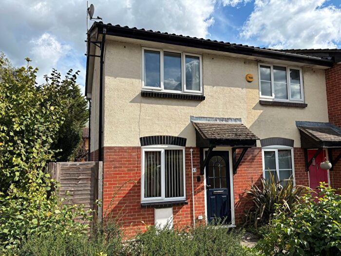 1 Bedroom End Of Terrace House For Sale In Windermere Close, Egham, Surrey, TW20