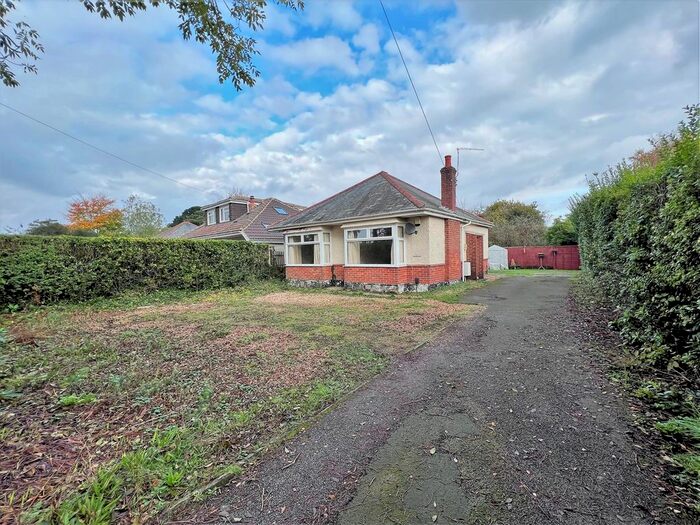 Houses for sale & to rent in BH11 9RA, Cranwell Close, Kinson South