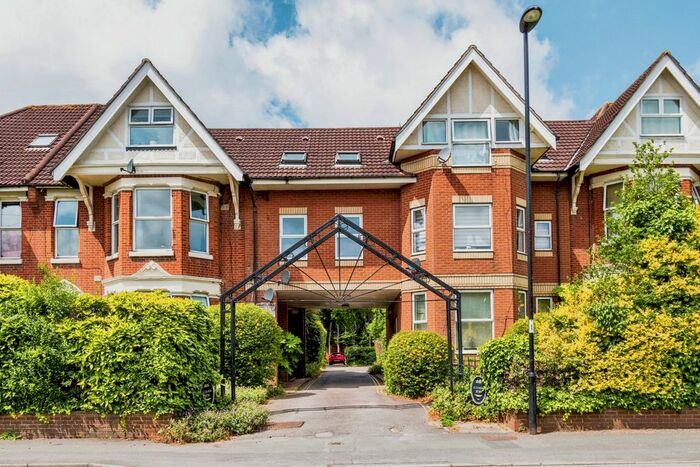 1 Bedroom Flat To Rent In Hill Lane, Southampton, SO15