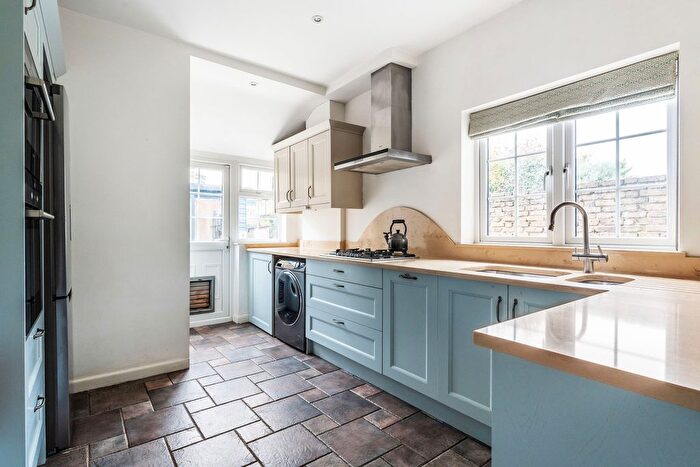 4 Bedroom End Of Terrace House For Sale In Heron Road, Twickenham, London, TW1