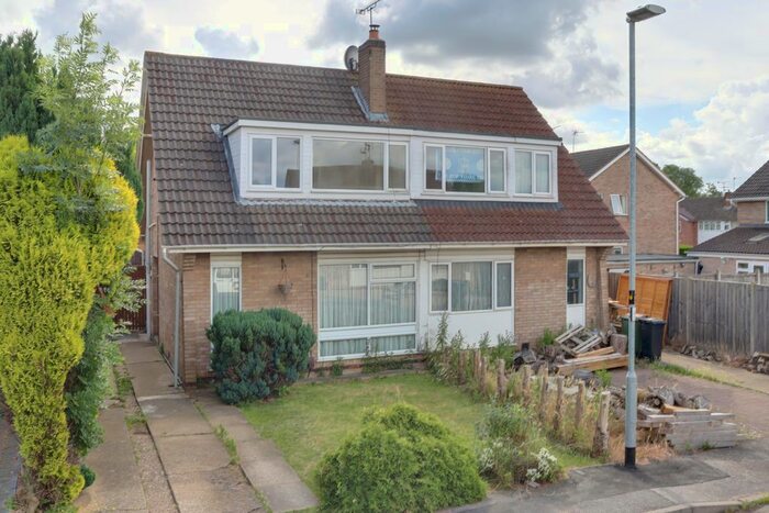 3 Bedroom Semi-Detached House To Rent In Linford Close, Wigston, LE18