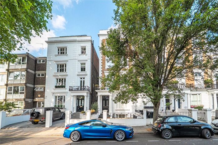 2 Bedroom Flat For Sale In Alexander Street, London, W2