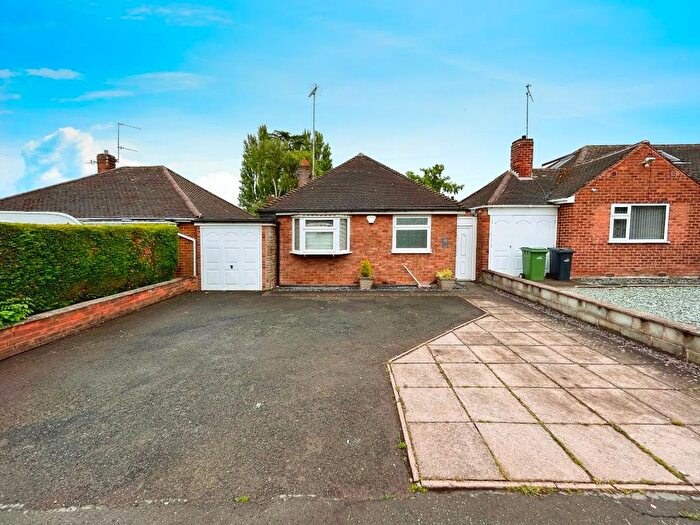 2 Bedroom Bungalow To Rent In Standhills Road, Kingswinford, DY6