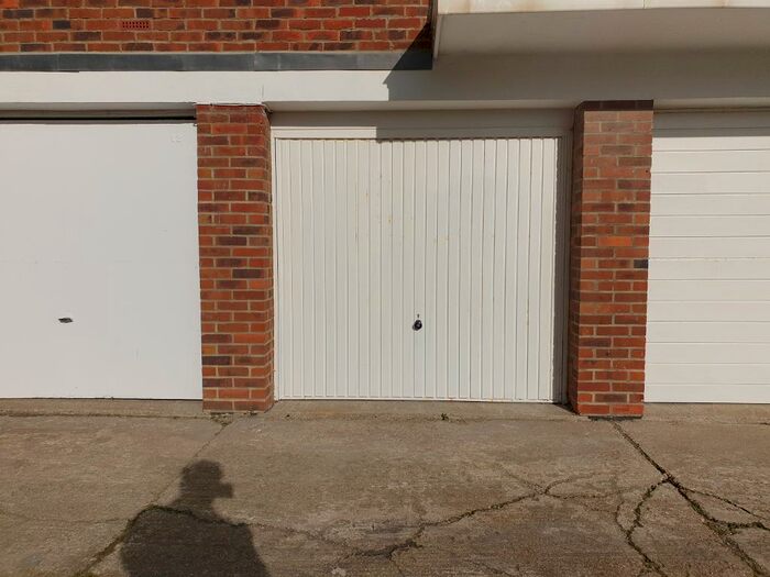 Garage / Parking To Rent In Steyne Road, Seaford, BN25