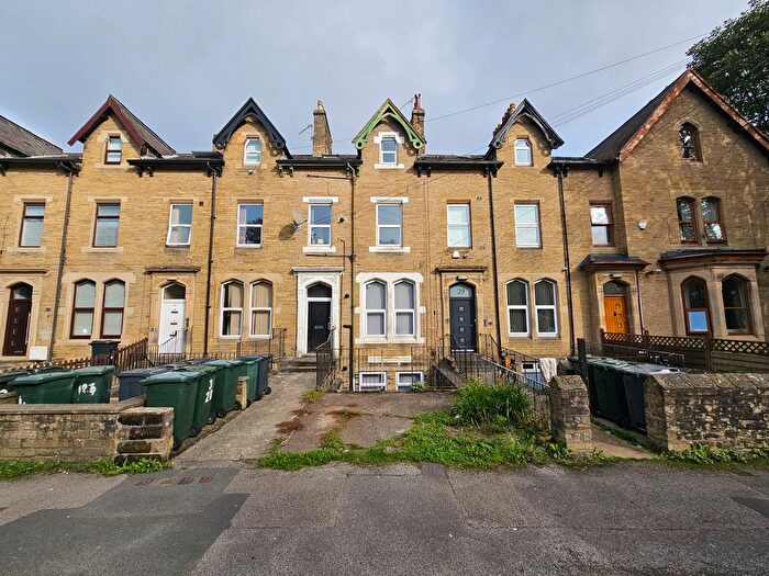 1 Bedroom Flat To Rent In Oakroyd Terrace, Bradford, BD8