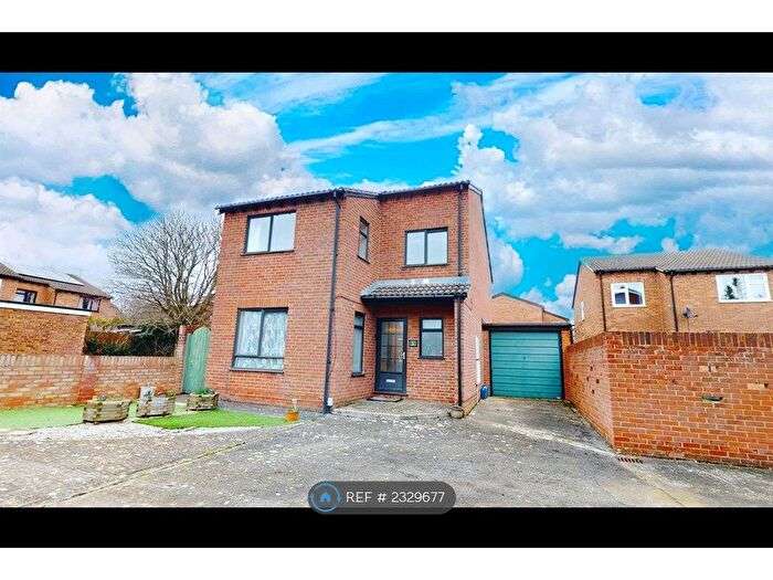 4 Bedroom Detached House To Rent In Mattock Way, Abingdon, OX14
