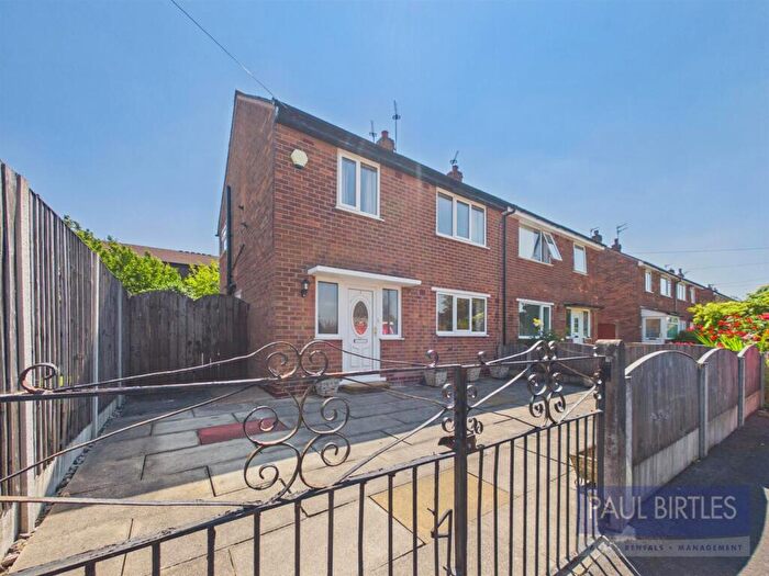 3 Bedroom Semi-Detached House For Sale In Brecon Avenue, Flixton, Trafford, M41