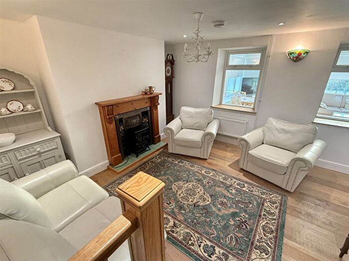 2 Bedroom Cottage To Rent In Stradey Hill, Llanelli, SA15