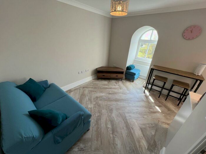 2 Bedroom Apartment To Rent In Bute Esplanade, Cardiff, CF10