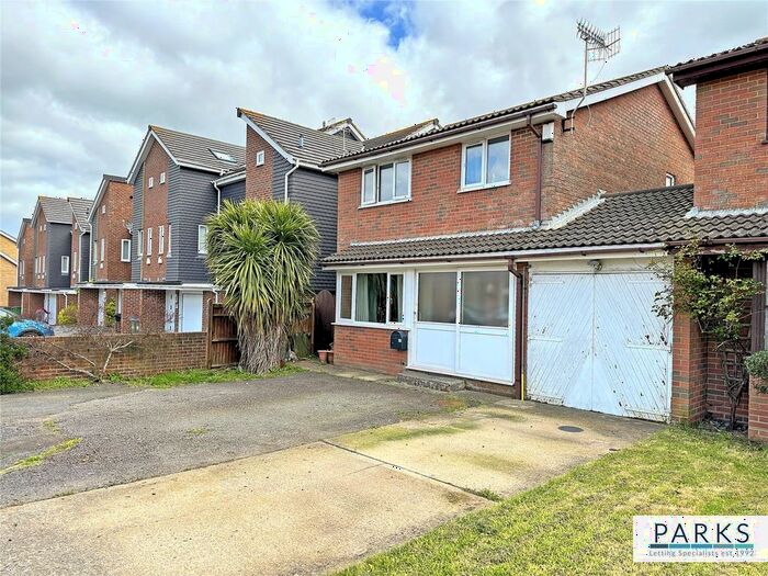 3 Bedroom Detached House To Rent In Seaview Avenue, Peacehaven, East Sussex, BN10