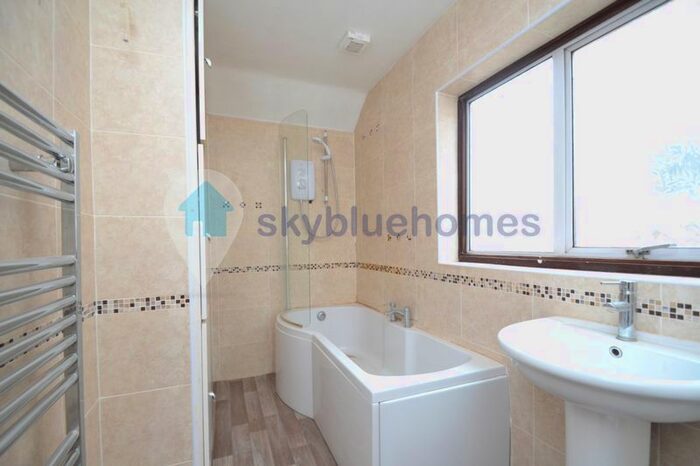 3 Bedroom Flat To Rent In Stadium Rise, Parker Drive, Leicester, LE4