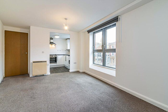 1 Bedroom Flat To Rent In Mansfield Road, Nottingham, Nottinghamshire, NG1