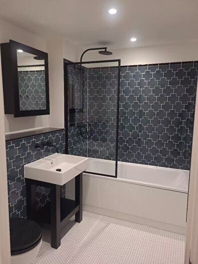 2 Bedroom Flat To Rent In Brook Street, Kingston Upon Thames, KT1
