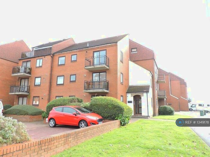 1 Bedroom Flat To Rent In Ferry Road, Eastney, PO4
