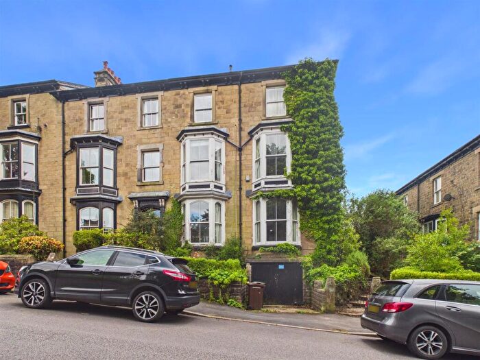 6 Bedroom Semi Detached House For Sale In Bath Road, Buxton, SK17