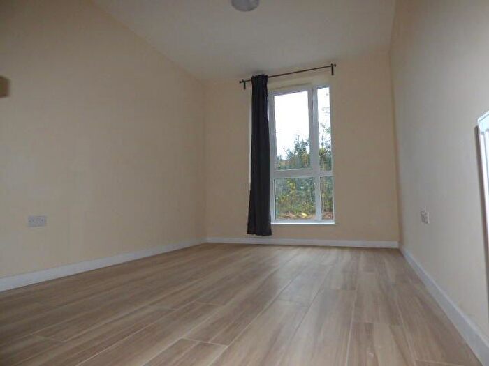 Studio To Rent In Queens Road, Hendon, NW4