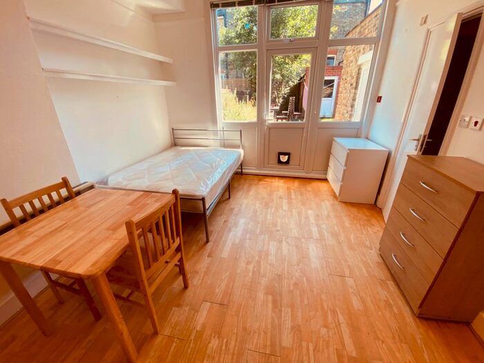 Studio To Rent In Haringey Park, Crouch End, N8