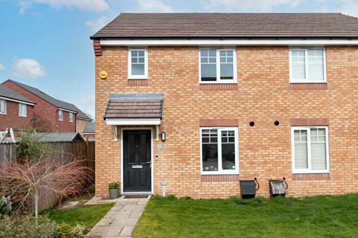 3 Bedroom Semi-Detached House For Sale In Foundry Walk, Birmingham, West Midlands, B30