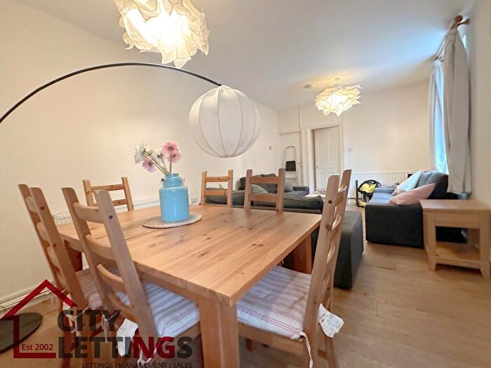 6 Bedroom End Of Terrace House To Rent In Douglas Road, Lenton, NG7