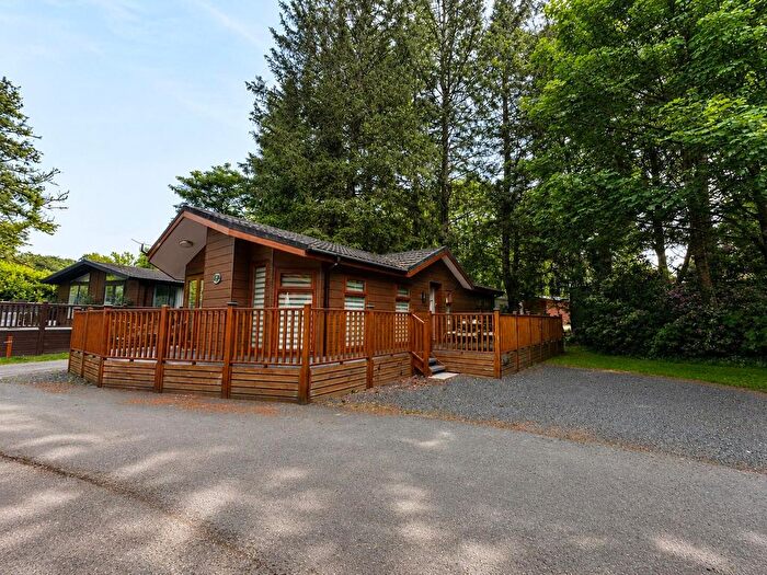 2 Bedroom Mobile/park Home For Sale In Ambleside Road, Troutbeck Bridge, Windermere, LA23