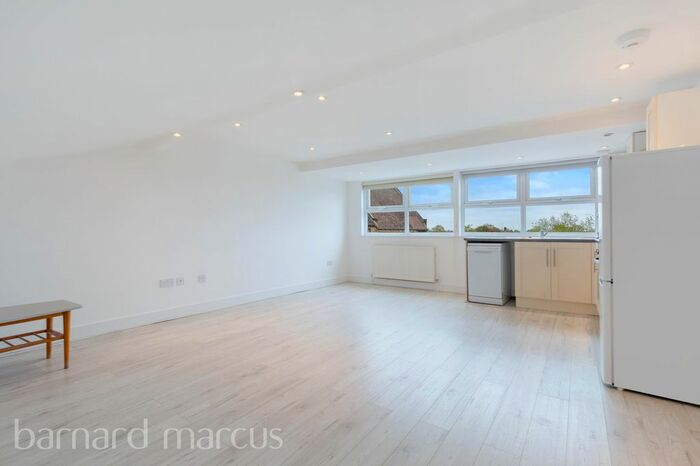 2 Bedroom Flat To Rent In Trinity Road, London, SW17