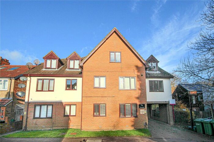 1 Bedroom Flat To Rent In The Acorns, Wynchlands Crescent, St. Albans, Hertfordshire AL4