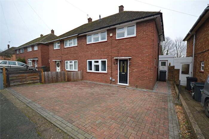 3 Bedroom Semi Detached House For Sale In Chalton Road, Luton, Bedfordshire, LU4