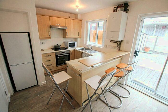 4 Bedroom Semi-Detached House To Rent In Georgette Drive, Salford, M3