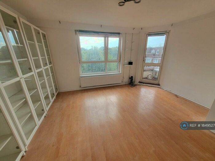 2 Bedroom Maisonette To Rent In Newell Street, London, E14