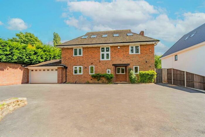 5 Bedroom House To Rent In Rednal Road, Birmingham, B38