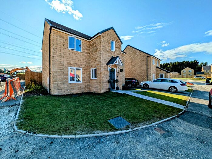 4 Bedroom Detached House For Sale In Charlotte Bronte Way, Bradford, BD13