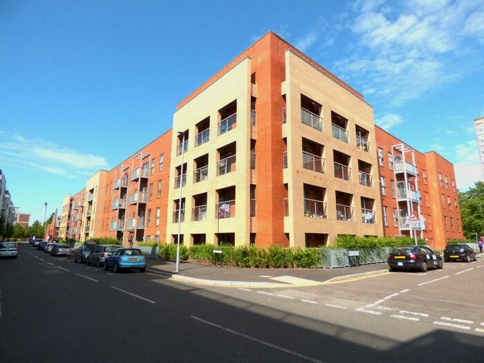 3 Bedroom Flat To Rent In Cross Street, Portsmouth, PO1