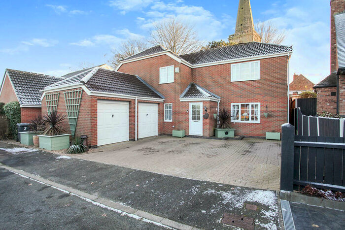 4 Bedroom Detached House For Sale In Church Close, Stoke Golding, Nuneaton, Leicestershire, CV13