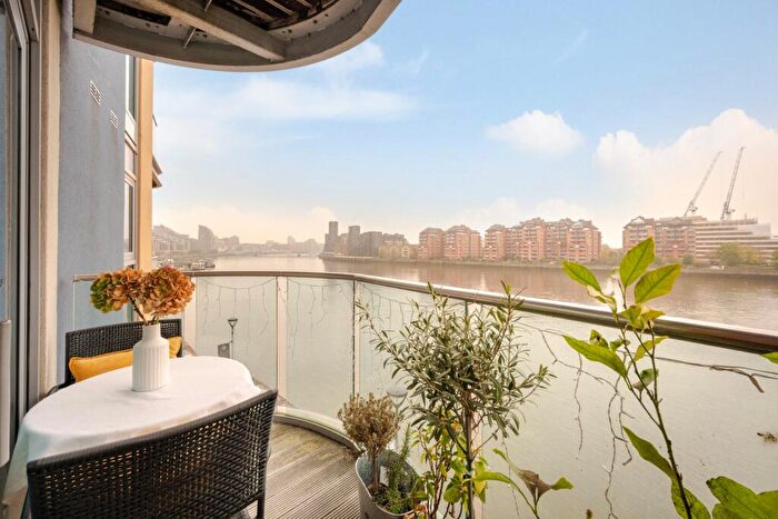 2 Bedroom Flat For Sale In Vicentia Court, Bridges Court Road, SW11