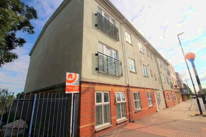 2 Bedroom Flat To Rent In High Street, Gravesend, Kent, DA11