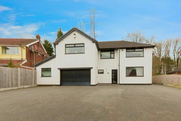 5 Bedroom Detached House To Rent In Badger Road, Macclesfield, SK10