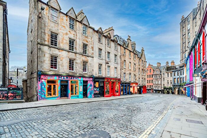3 Bedroom Flat For Sale In / Victoria Street, Edinburgh, EH1