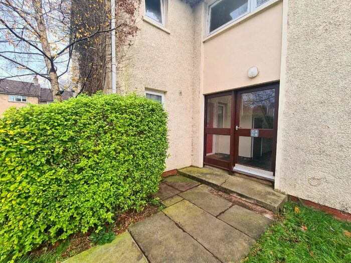 1 Bedroom Flat To Rent In Semphill Gardens, East Kilbride, South Lanarkshire G74