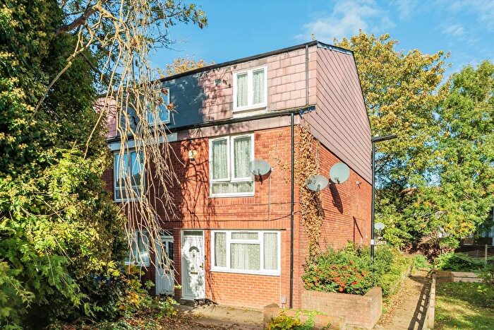 4 Bedroom Property For Sale In Charles Road, Ealing, W13