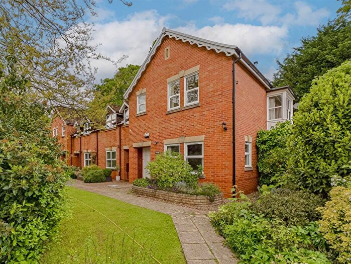 3 Bedroom End Of Terrace House For Sale In Albert Park Road, Malvern, WR14